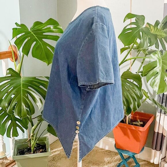 Vintage blue denim asymmetrical hem top with button details size large - Picture 2 of 7